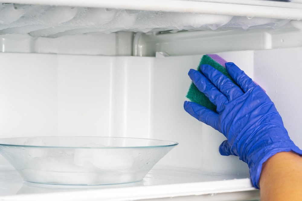 Jak i czym myć lodówkę?