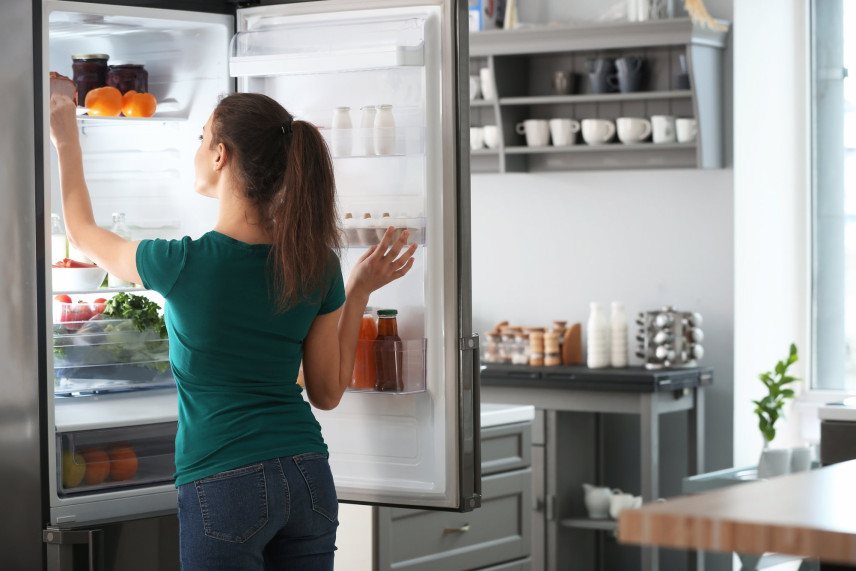 Jak pozbyć się nieprzyjemnego zapachu z lodówki?