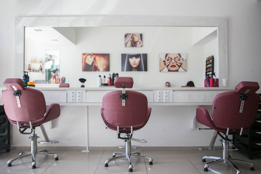 Jak urządzić mały salon fryzjerski?