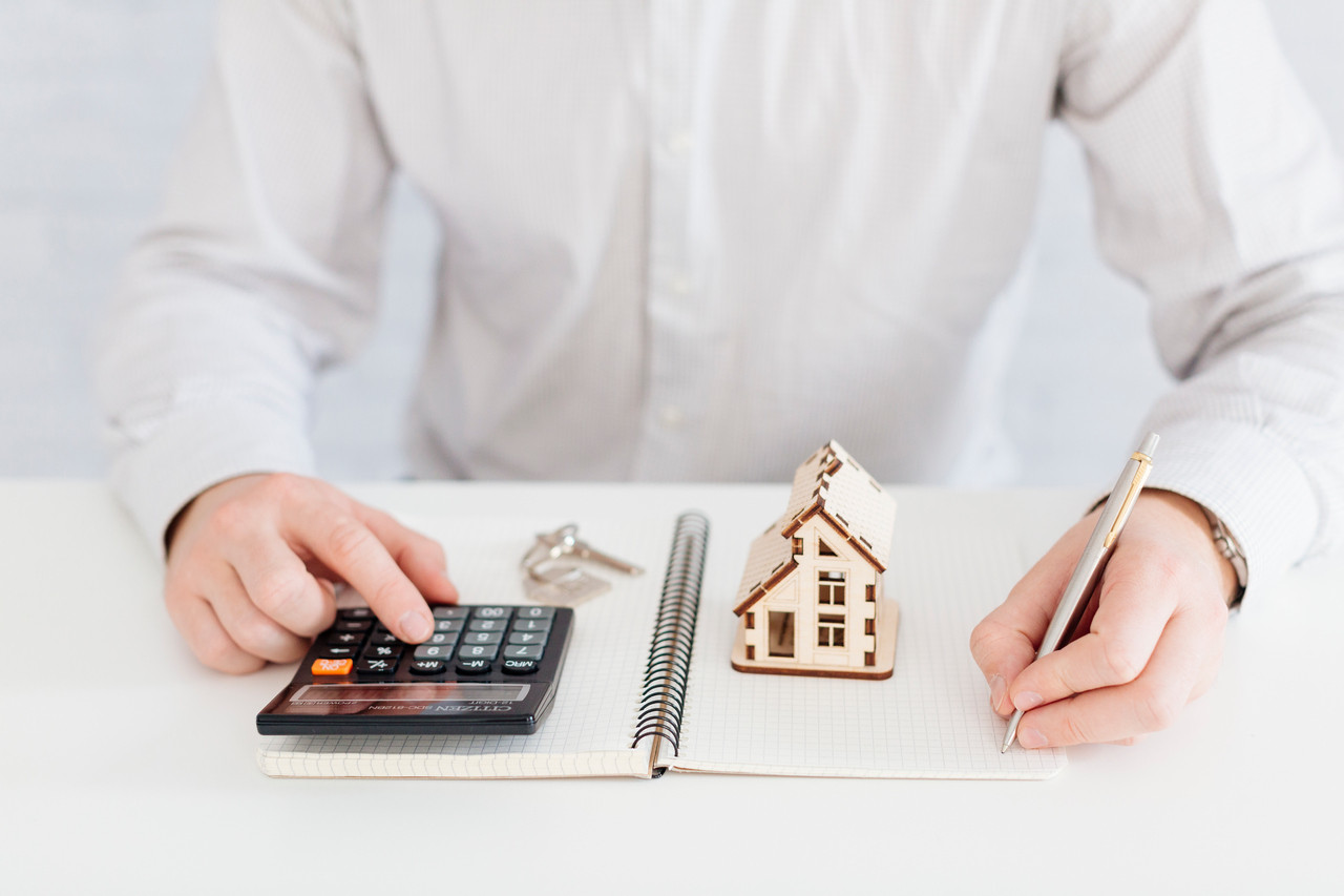 Kredyt na remont a inne zobowiązania finansowe – jak połączyć spłaty?