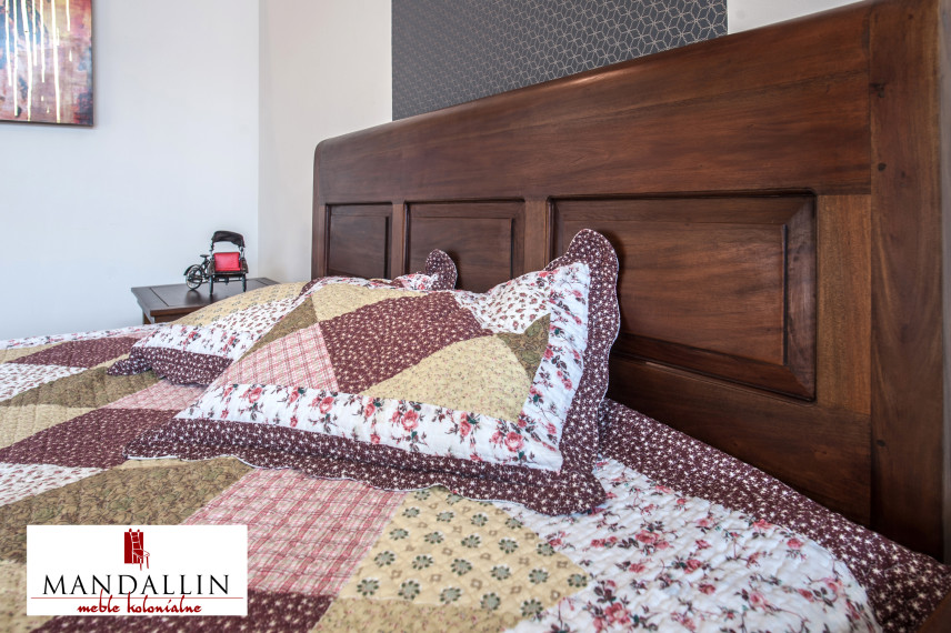 Co wyróżnia łóżka w stylu kolonialnym?