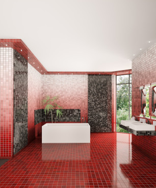 Łazienka z czerwono-szarą mozaiką na ścianie