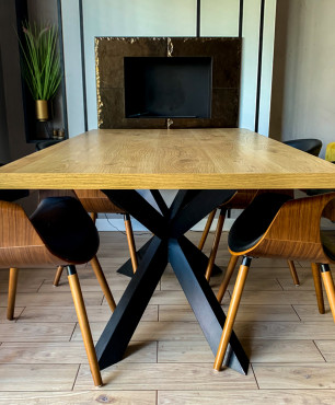 Stół w stylu LOFT z nogami typu Pająk