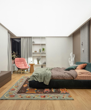 Stylowa sypialnia w pastelowych brązach i delikatnej zieleni