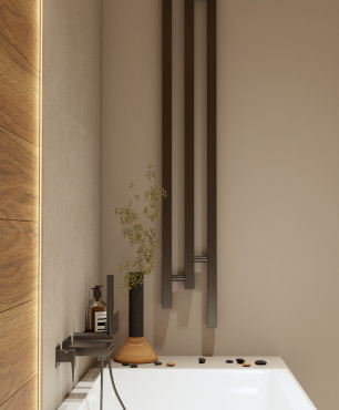 Łazienka z imitacją drewnianych płytek na ścianie