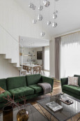 Nowoczesny salon z zielonymi sofami w stylu francuskim