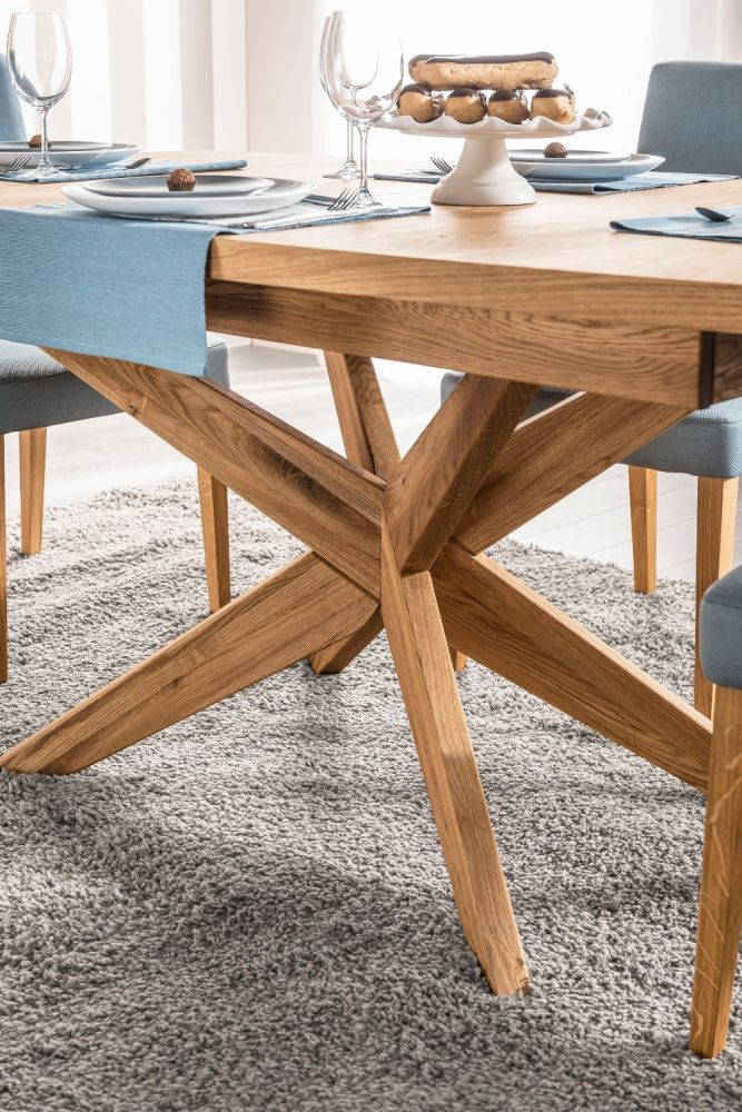 Solidny, drewniany stół z nogą ''pająk''