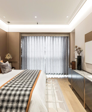Duża sypialnia, z dużym łóżkiem kontynentalnym tapicerowanym