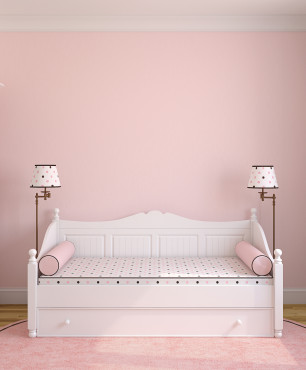 Pokój z różowym dywanem