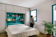Funkcjonalna sypialnia z łóżkiem składanym do szafy
