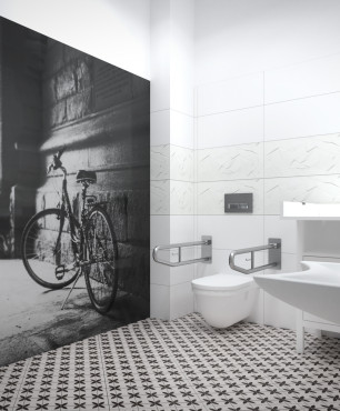 Łazienka z fototapetą na ścianie oraz muszlą z uchwytami dla osób niepełnosprawnych
