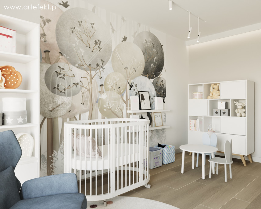 Pokój noworodka z przyjemną tapetą na ścianie