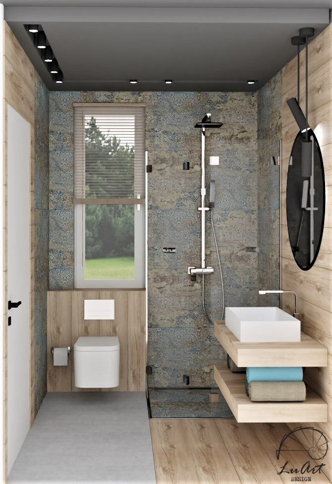 Mała łazienka z prysznicem walk-in oraz z imitacją drewnych płytek, przeplatanych przez płytki carpet