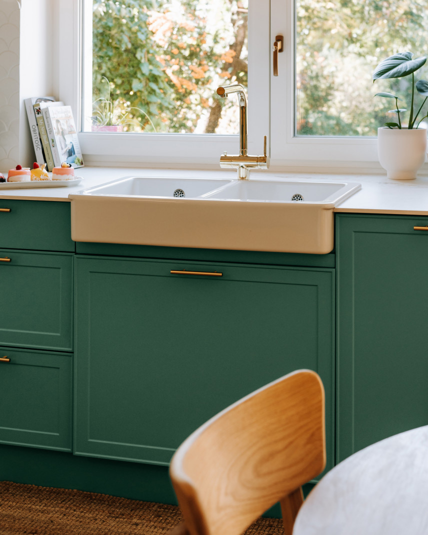 Wyjątkowy zielony kolor mebli w kuchni