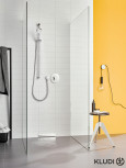Łazienka z prysznicem walk-in w stylu klasycznym z białymi płytkami