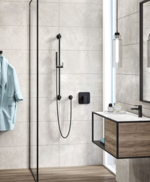 KLUDI PURE&STYLE BLACK w łazience z prysznicem walk-in
