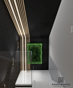 Białe schody ze szklaną balustradą oraz z lamelem drewnianym na ścianie i suficie