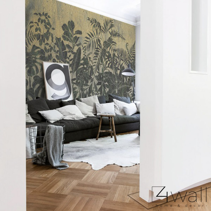 Piękny salon z tapetą z motywem botanicznym na ścianie