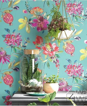 Turkusowa tapeta w kolorowe kwiaty na ścianie