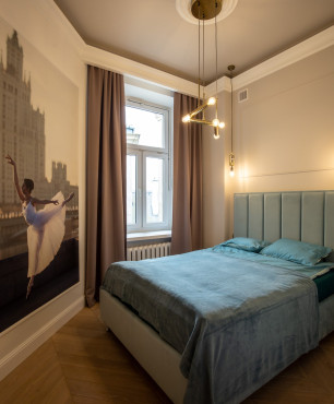 Sypialnia z cudowną fototapetą przedstawiającą baletnice