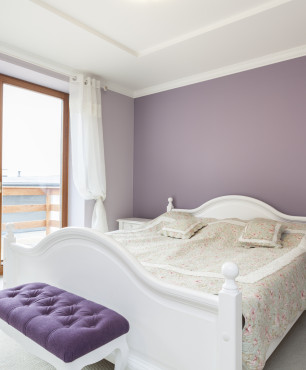 Aranżacja fioletowej sypialni