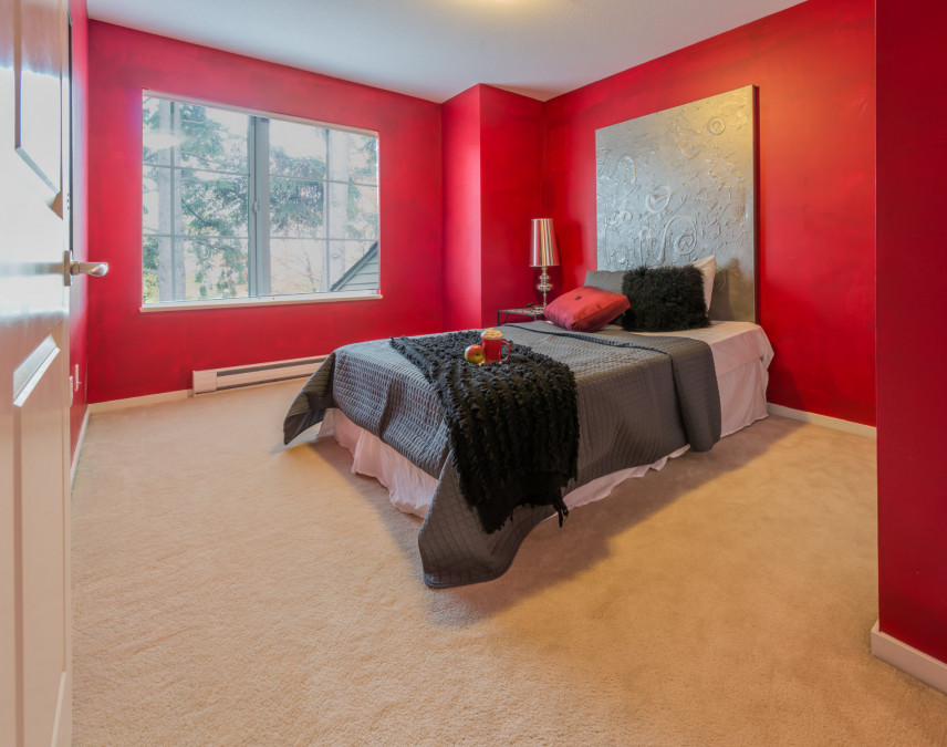Designerska czerwona sypialnia