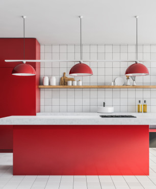 Designerska kuchnia w kolorach czerwonym i białym