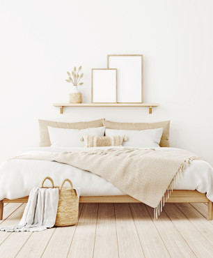 Drewniane łóżko kontynentalne