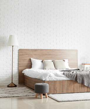 Retro sypialnia ze ściana z cegły