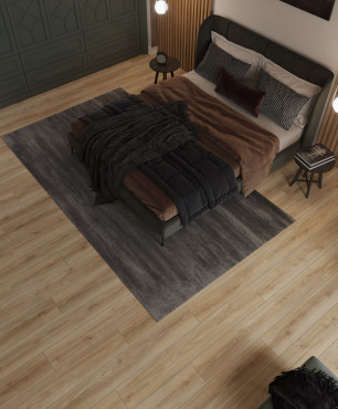 Elegancka sypialnia ze ścianą z drewna