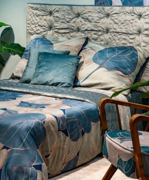 Poduszki satynowe z motywem floralnym